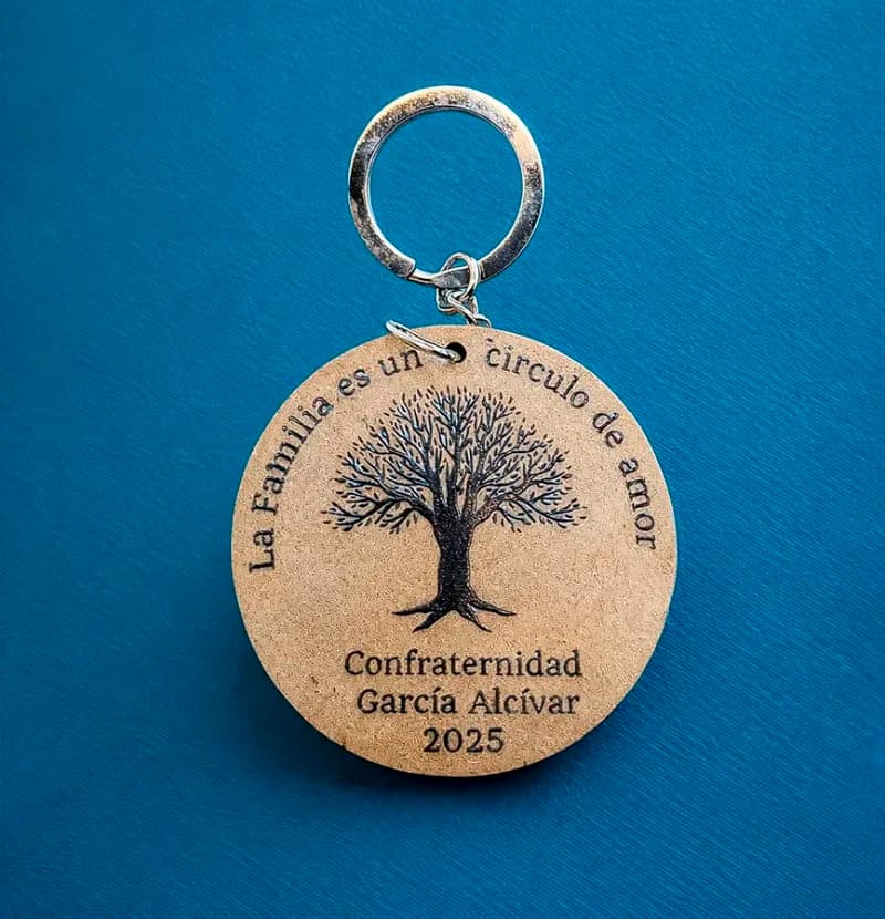 Llavero en mdf Personalizado con Grabado – Recuerdo Familiar y Conmemorativo - Producto personalizado - Izeta Studio