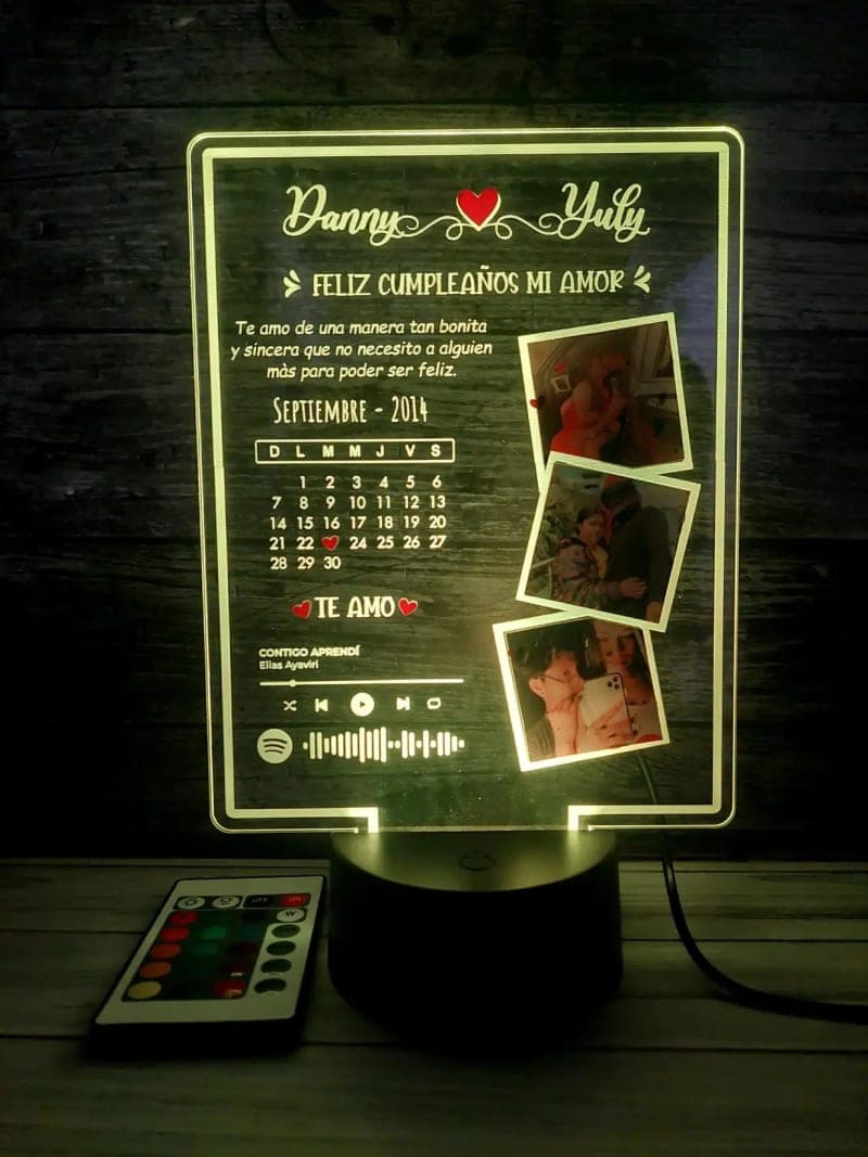 Lampara RGb, con calendario, codigo spotify y fotos - Producto personalizado - Izeta Studio