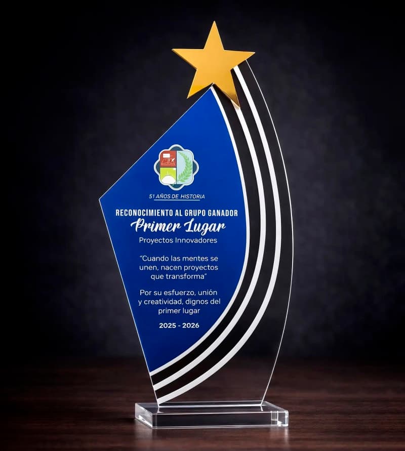 Placa de Reconocimiento Curva con Estrella Dorada en Acrílico – Premio Primer Lugar - Producto personalizado - Izeta Studio