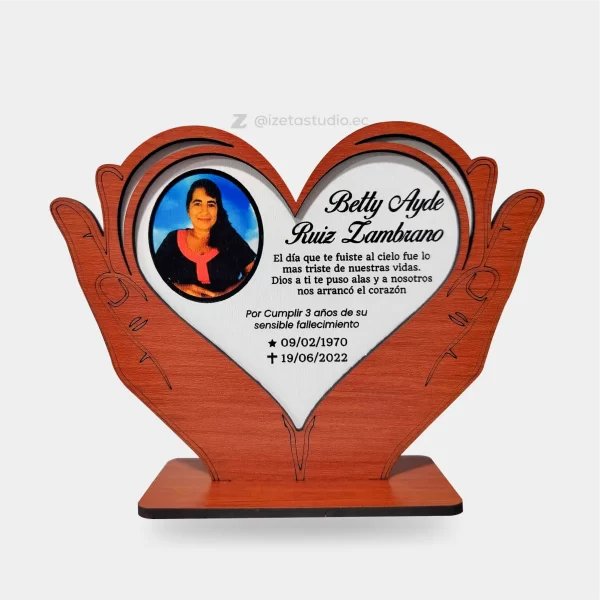 Memorial Manos del Corazón, recuerdos para misa de honras