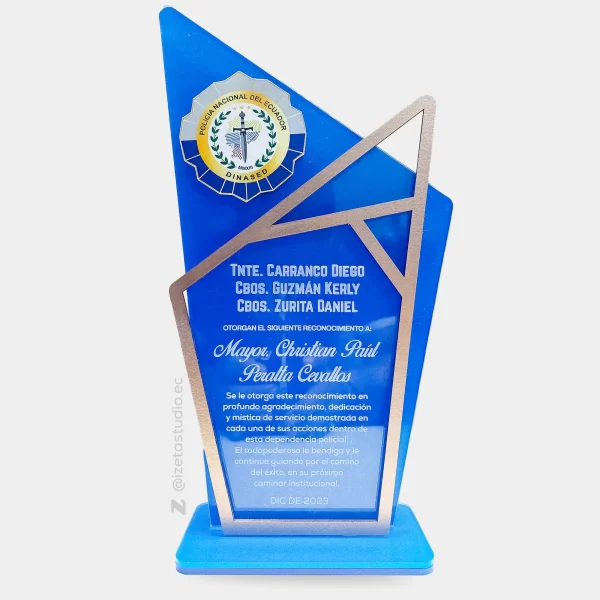 Placa en Acrilico en punta con borde dorado, reconocimiento en acrilico